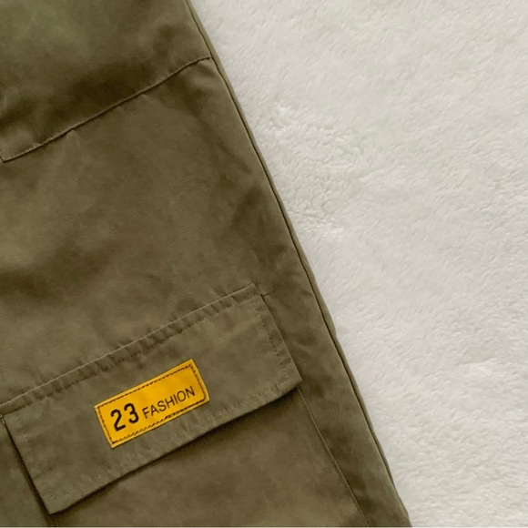 SHEIN | Army green utility cargos - Picture 7 of 8